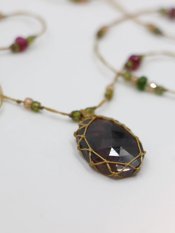 Sharing - Tibetan Necklace - Corundum Dark - Verdalina